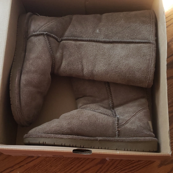 Bearpaw Emma tall birch boots - Picture 9 of 10
